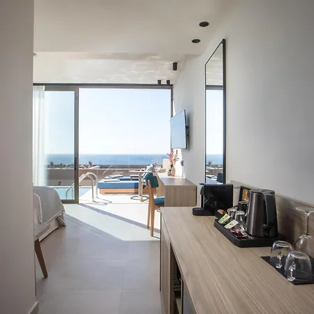 Elegant Suites&villas Hotel *