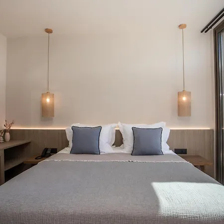 Elegant Suites&villas Hotel *