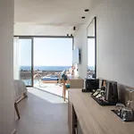 Elegant Suites&villas Hotel *