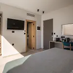 Elegant Suites&villas * Kiotari