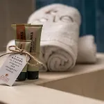 Hotel Elegant Suites&villas