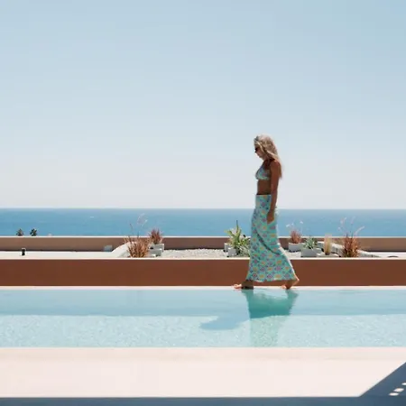 Hotel Elegant Suites&villas *