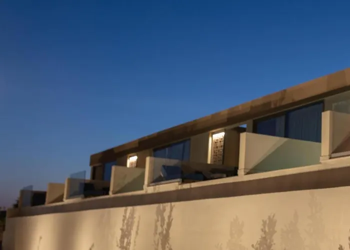 Отель Elegant &